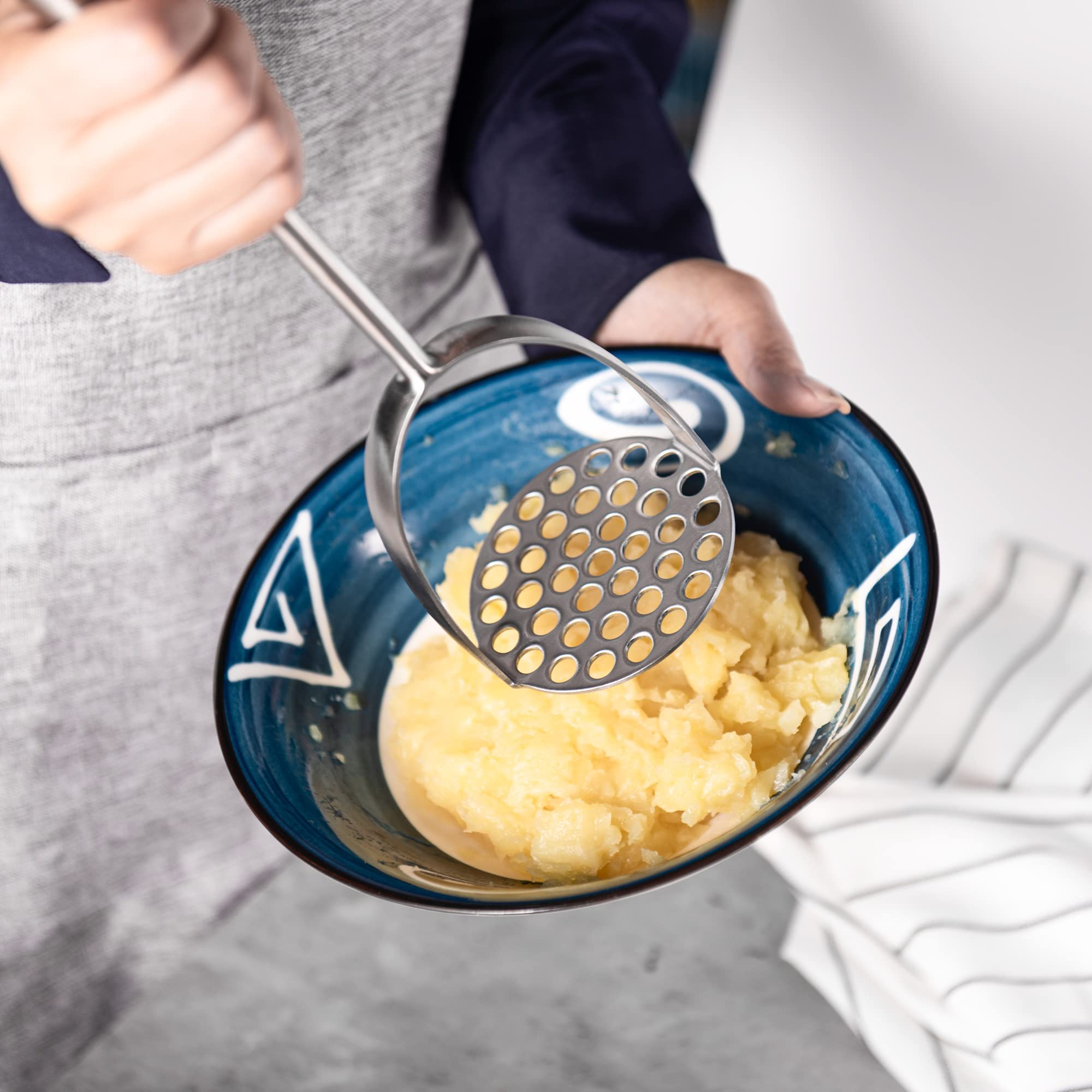 Imeea Potato Masher Sus304 Stainless Steel Potato Masher With Long Handle For Avocado, Mashed Potatoes, Beans, Vegetables, 13.8-